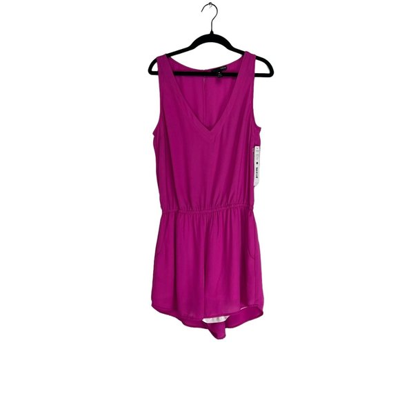 NWT AQUA Hot Pink V-Neck Romper Keyhole Back Size M - Picture 3 of 9